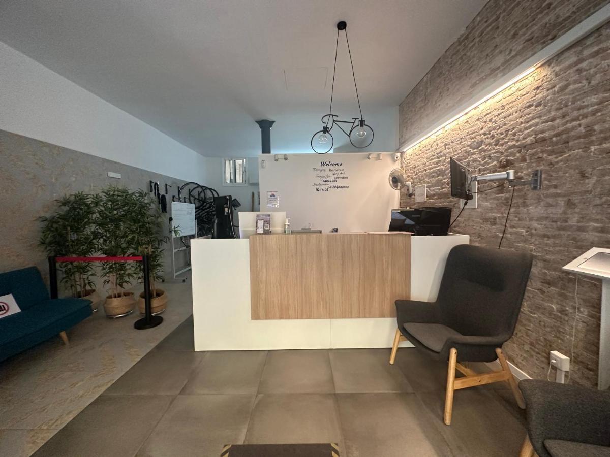 Youth Hostel - Central And Basic Drassanes バルセロナ エクステリア 写真