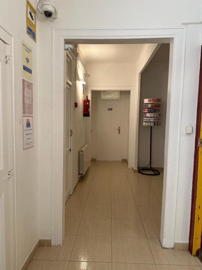 Youth Hostel - Central And Basic Drassanes バルセロナ エクステリア 写真