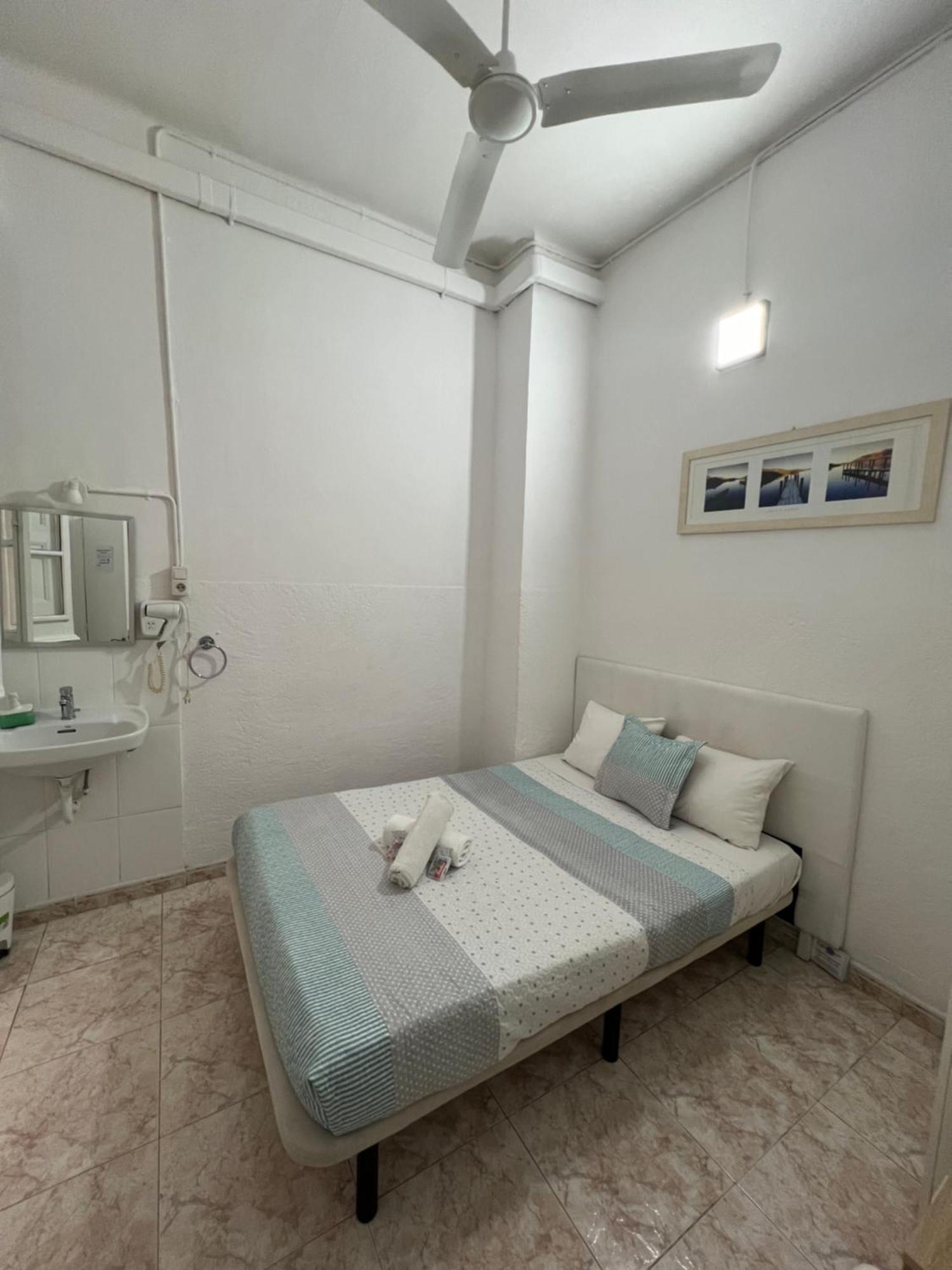 Youth Hostel - Central And Basic Drassanes バルセロナ エクステリア 写真