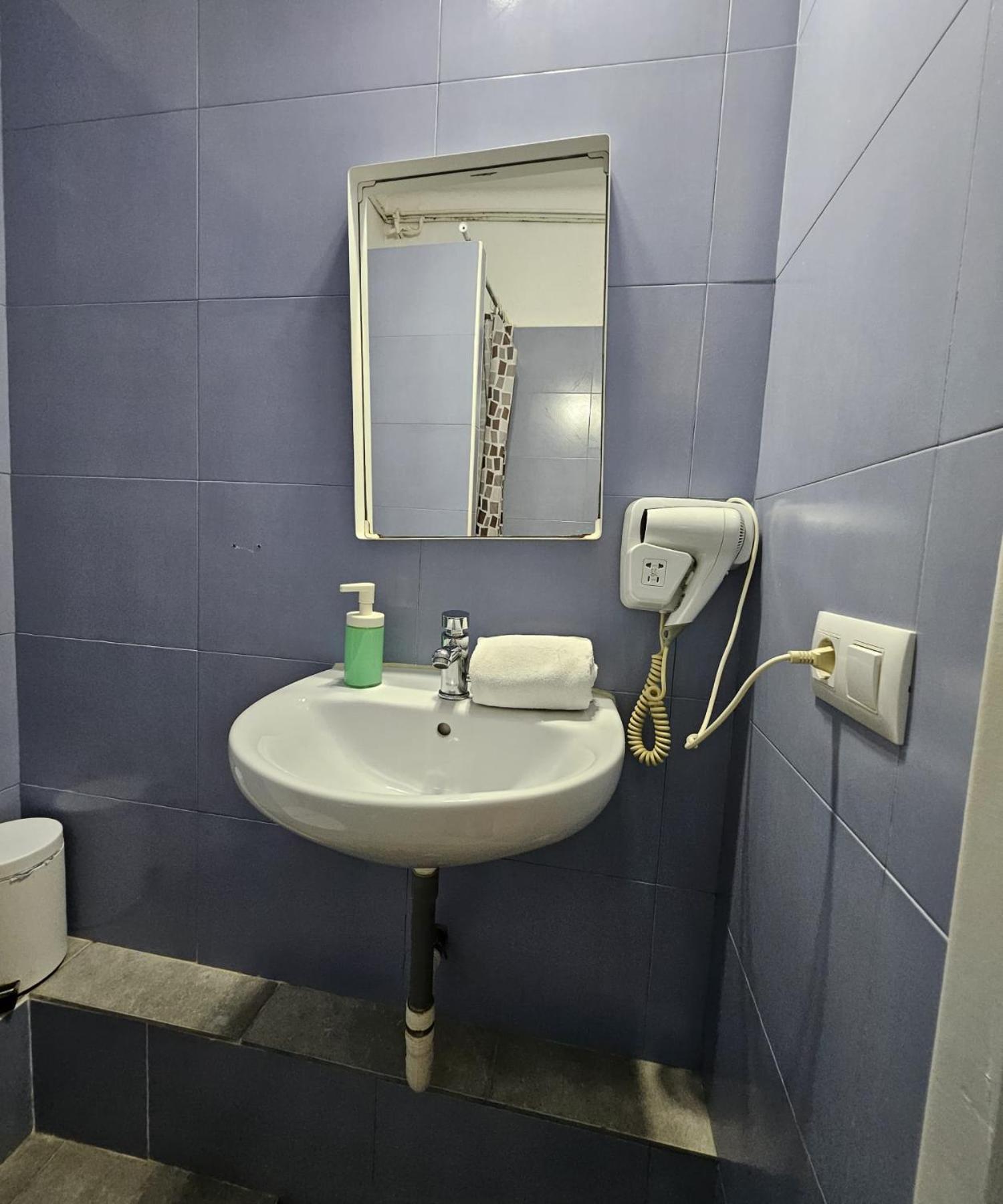Youth Hostel - Central And Basic Drassanes バルセロナ エクステリア 写真